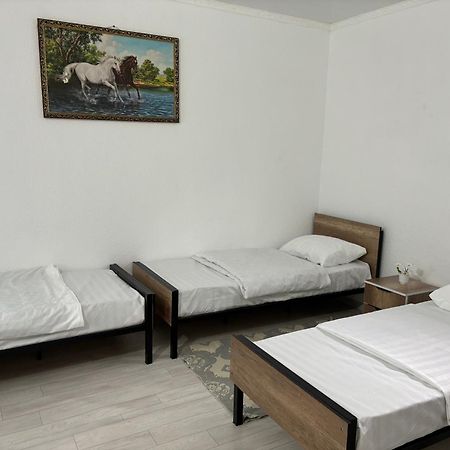 Hostel,Halal Хостел,Халал Tokmok Exteriör bild
