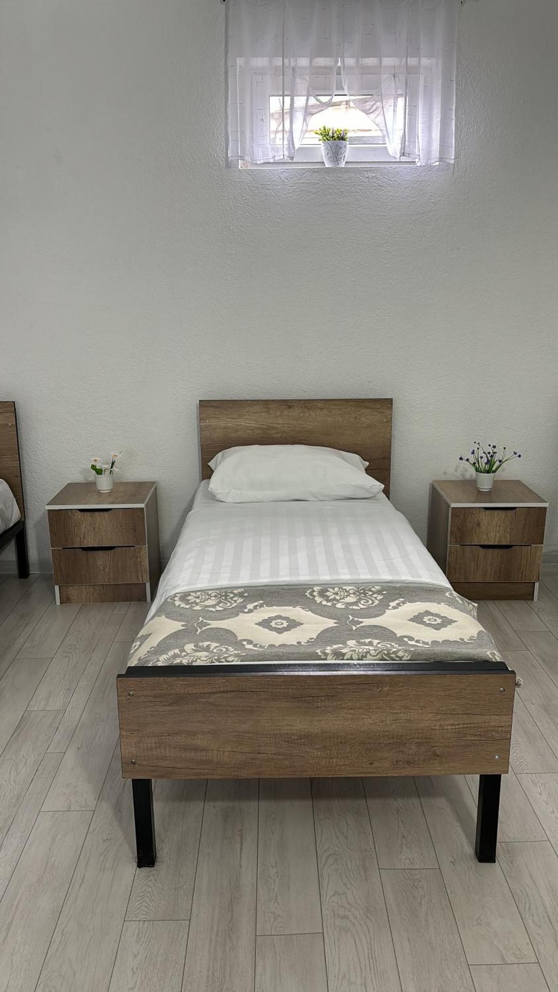 Hostel,Halal Хостел,Халал Tokmok Exteriör bild