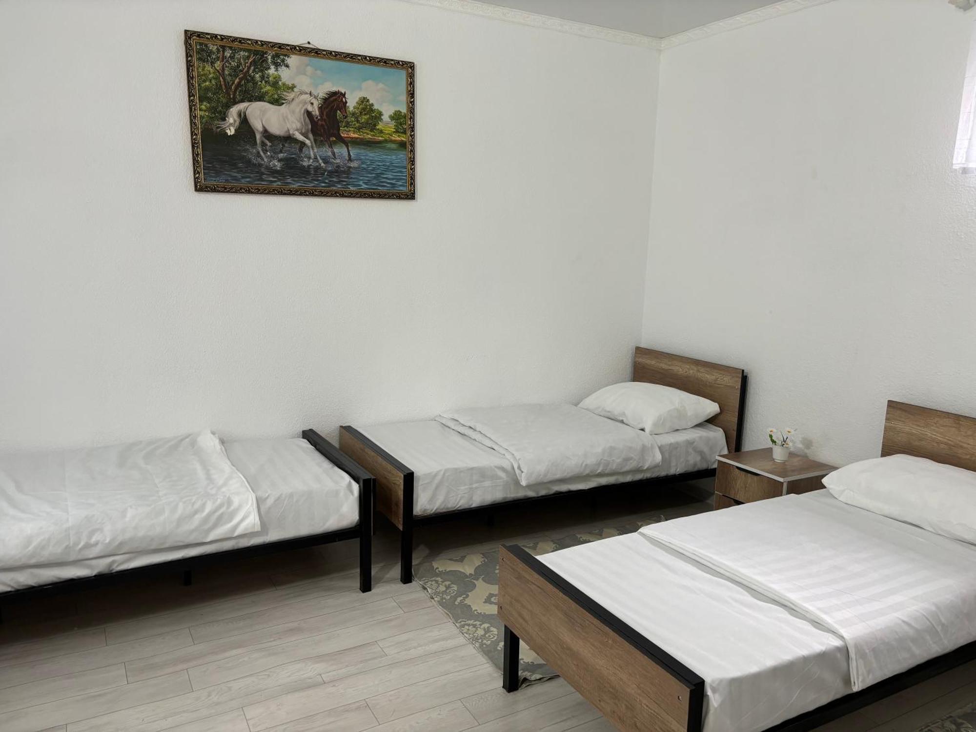 Hostel,Halal Хостел,Халал Tokmok Exteriör bild