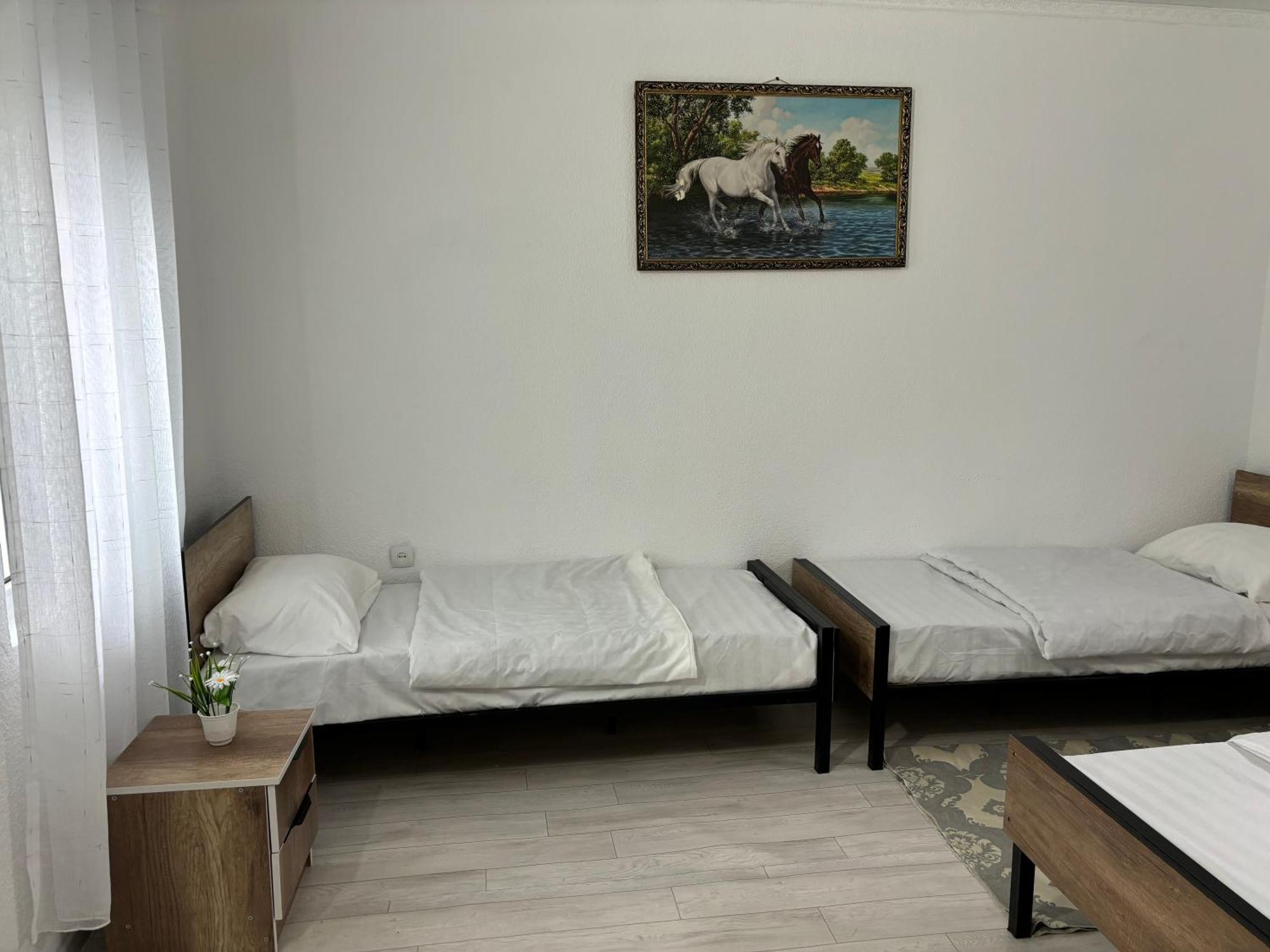 Hostel,Halal Хостел,Халал Tokmok Exteriör bild
