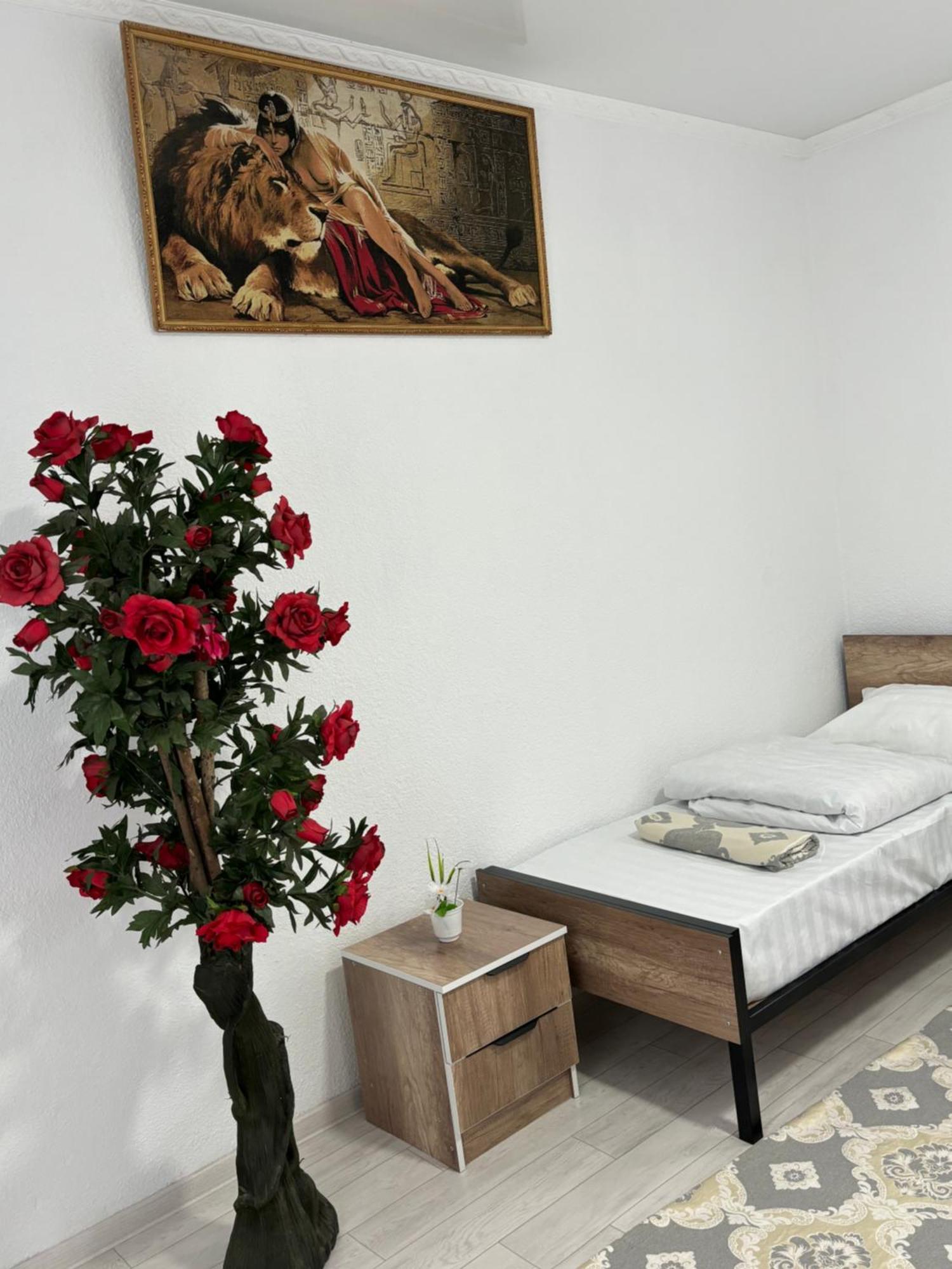 Hostel,Halal Хостел,Халал Tokmok Exteriör bild