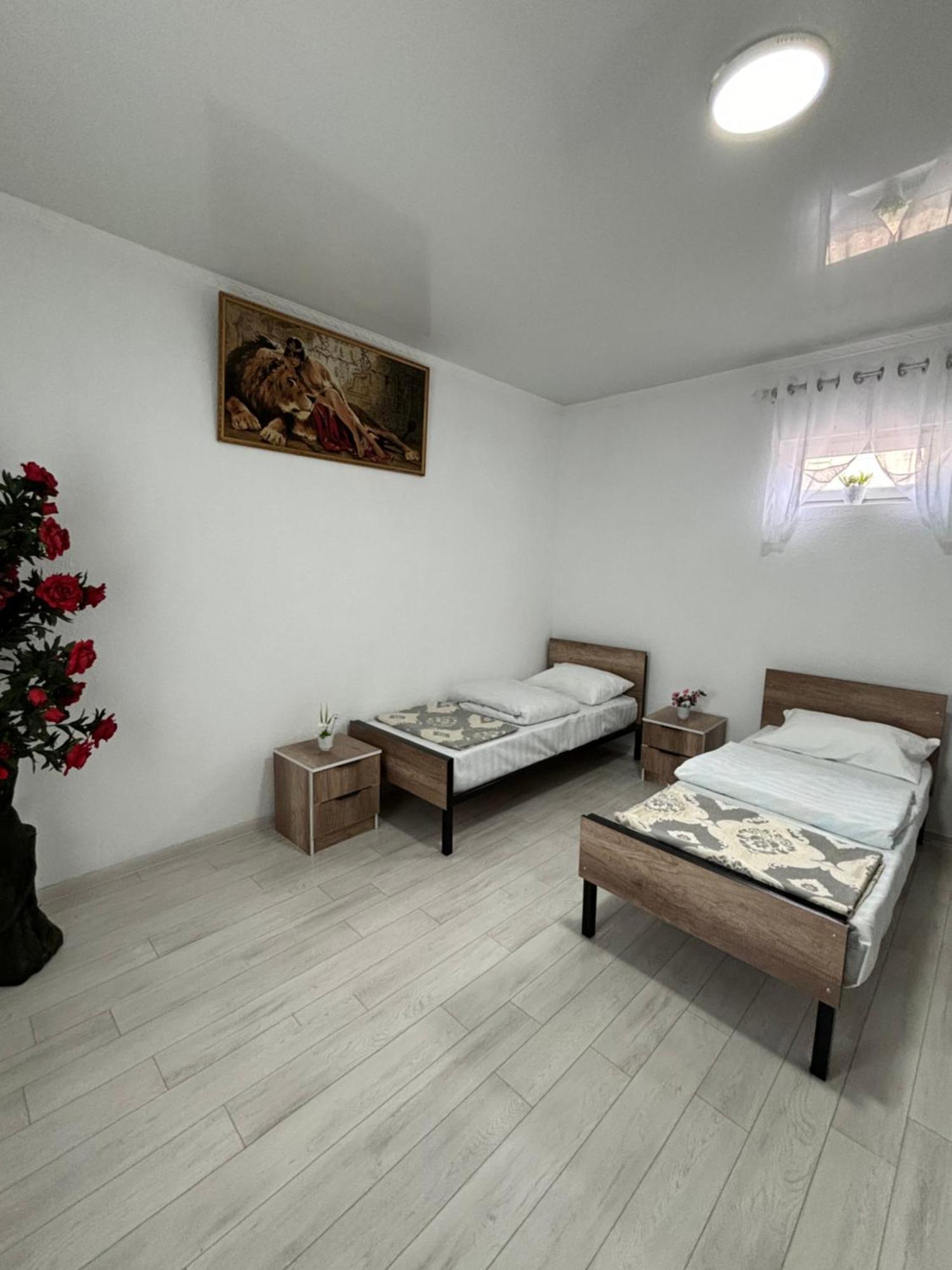 Hostel,Halal Хостел,Халал Tokmok Exteriör bild