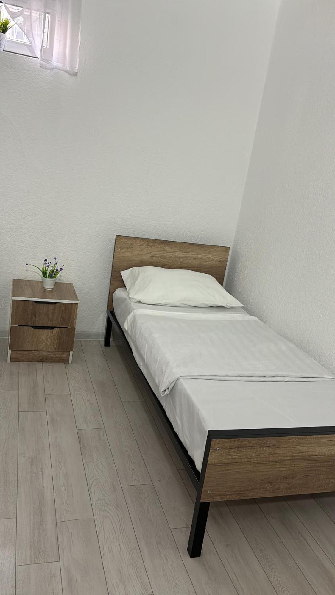 Hostel,Halal Хостел,Халал Tokmok Exteriör bild