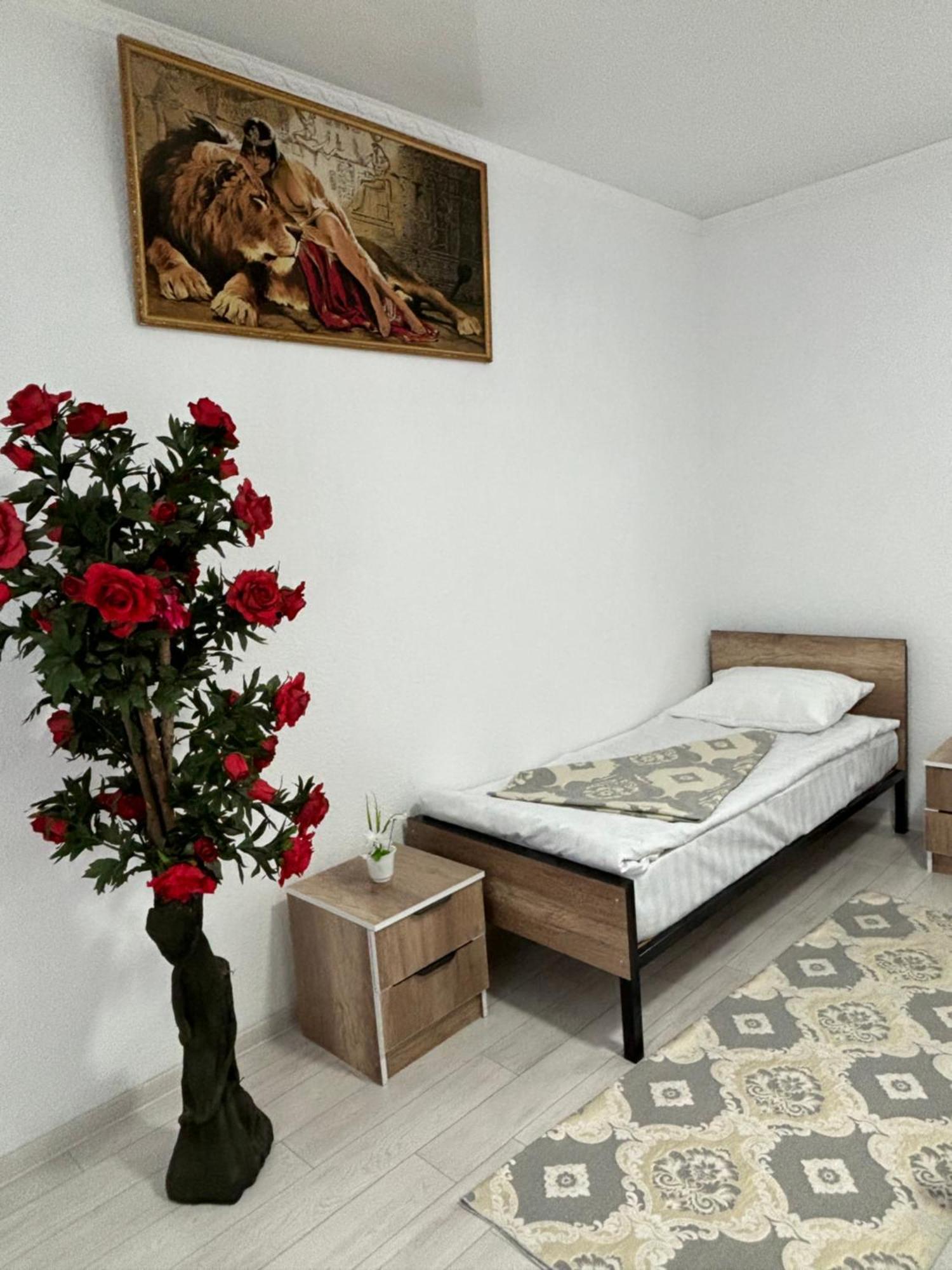 Hostel,Halal Хостел,Халал Tokmok Exteriör bild