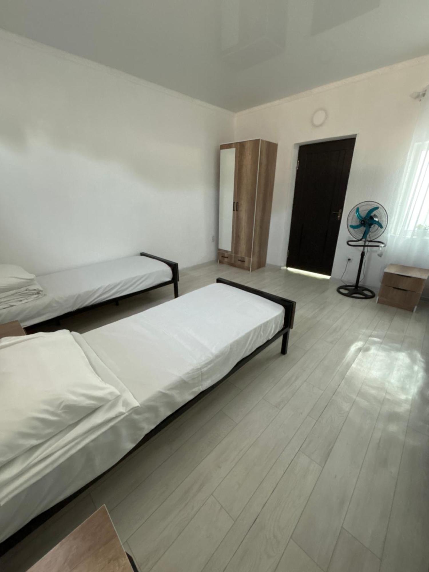 Hostel,Halal Хостел,Халал Tokmok Exteriör bild