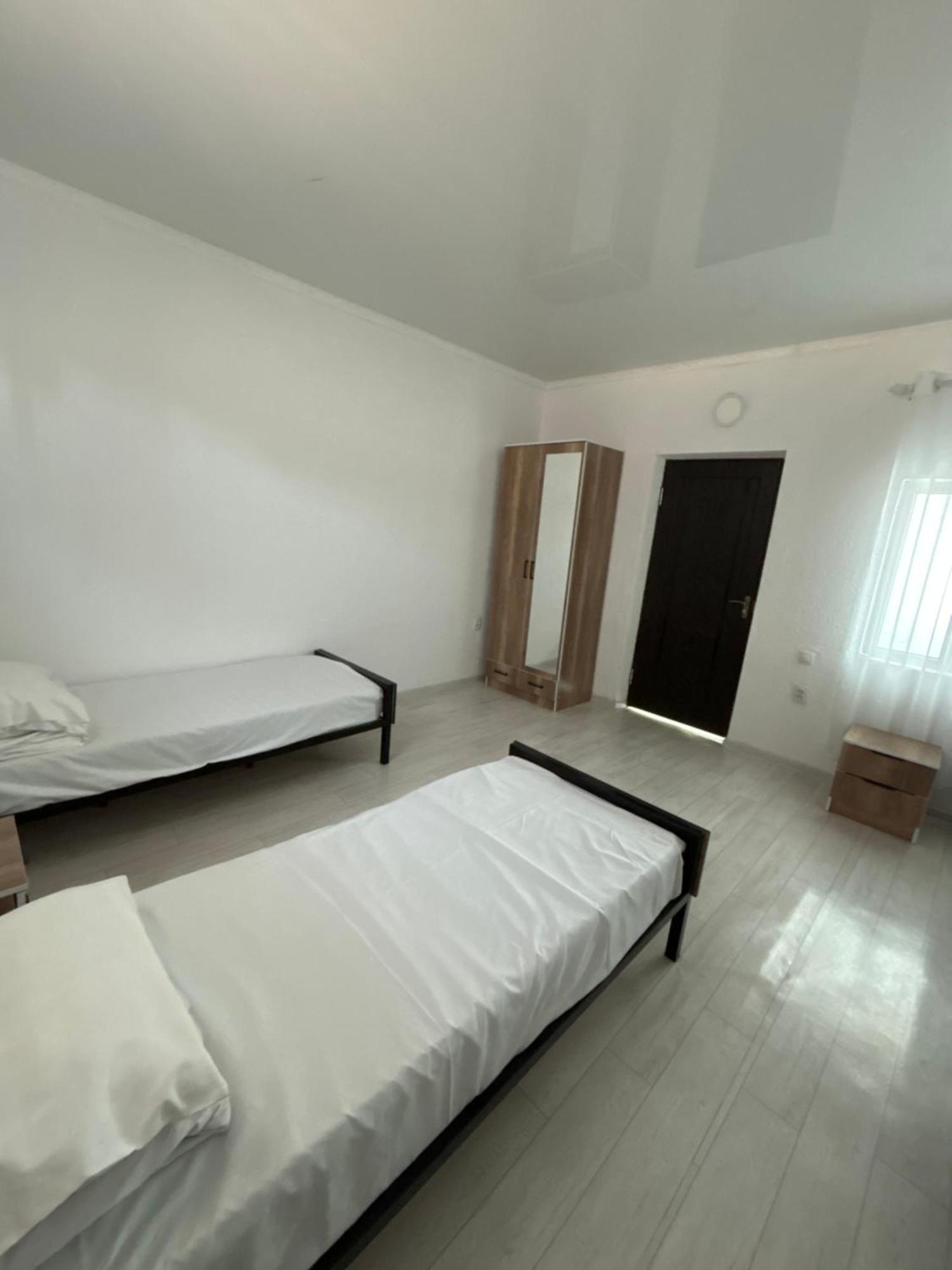 Hostel,Halal Хостел,Халал Tokmok Exteriör bild